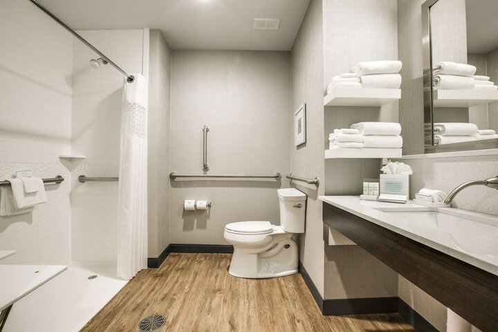 Hampton Inn & Suites Dallas / Ft. Worth Airport South