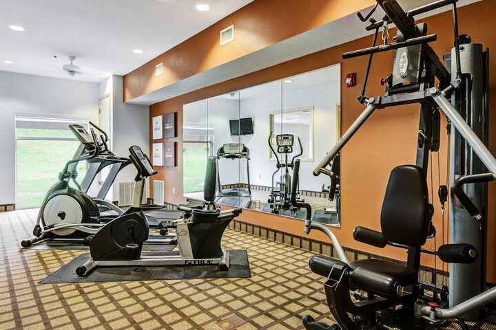 Comfort Suites near Hot Springs Park