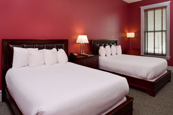 Montvale Hotel