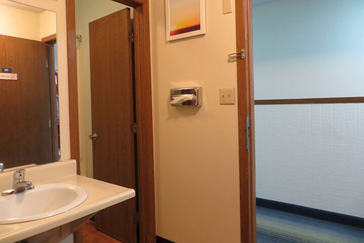 Room 18 of 60