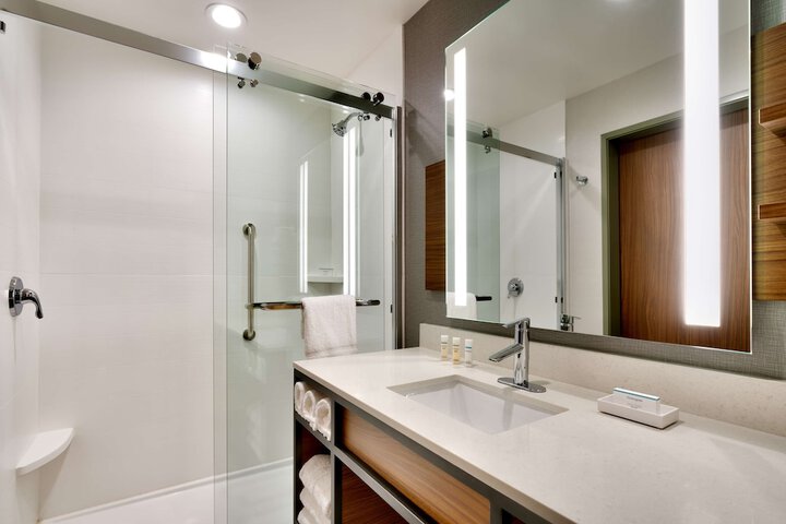 Room 32 of 58