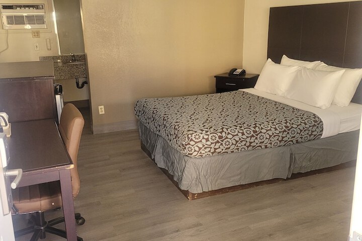 Room 29 of 50