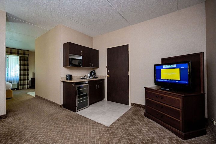 Room 22 of 34