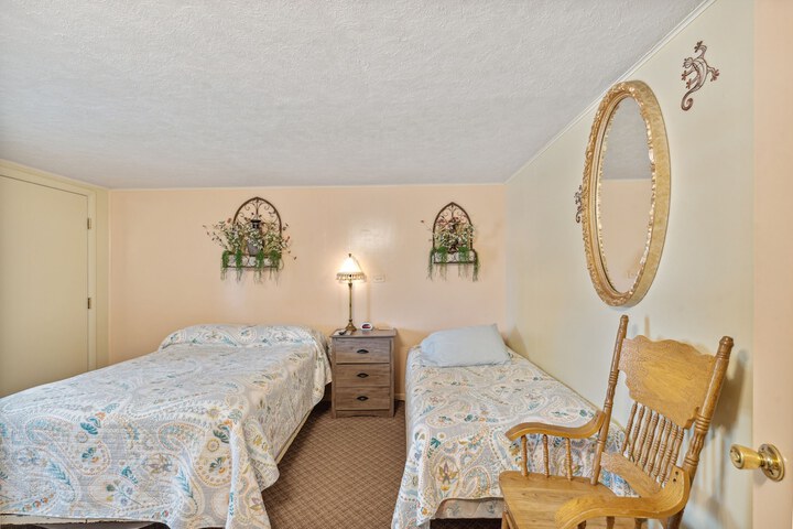 Room 17 of 22
