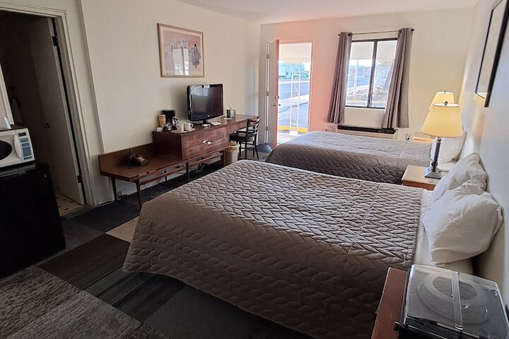 Room 14 of 24