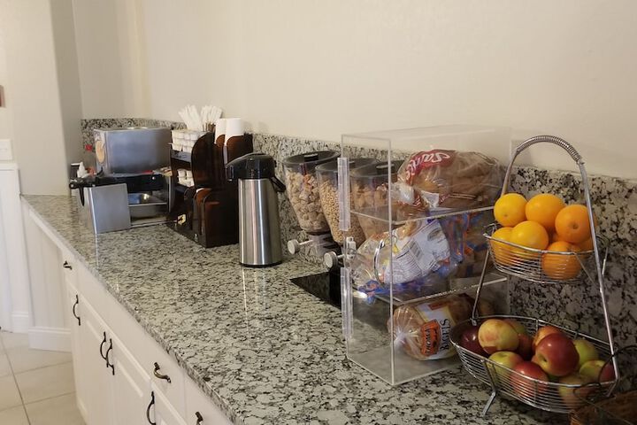 Breakfast/Coffee Service 23 of 33