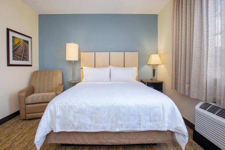 Room 21 of 34