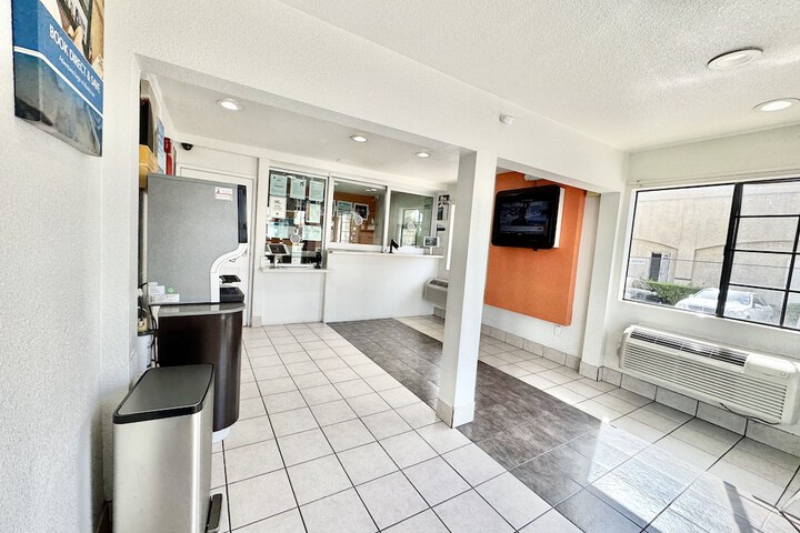 Studio 6 Suites – Bellflower Ca - Los Angeles