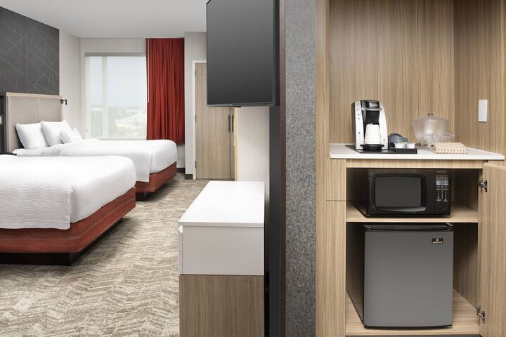 Room 6 of 24
