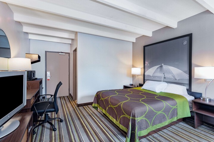 Room 16 of 27