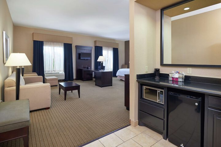 Room 28 of 51