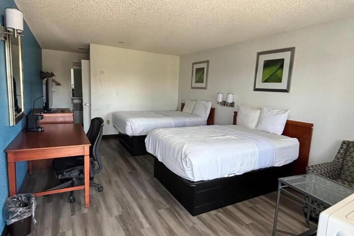 Travelodge Suites by Wyndham MacClenny