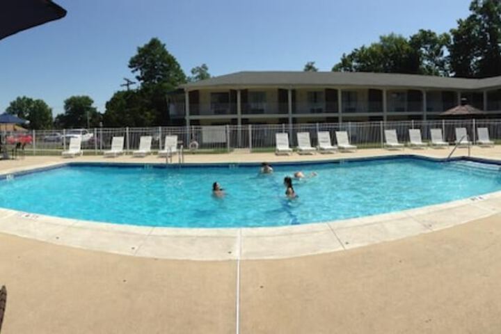 Pool 9 of 27