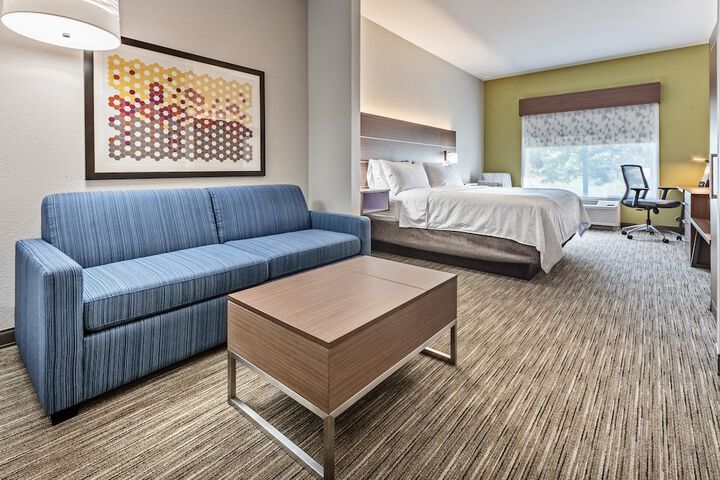 Room 8 of 25