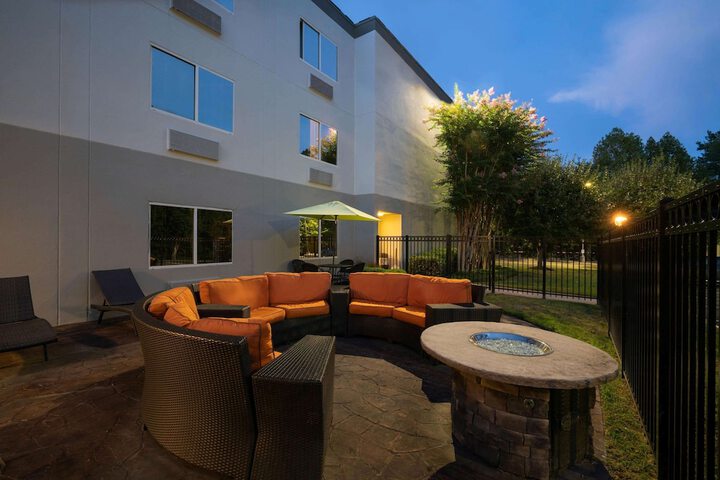 Terrace/Patio 24 of 25