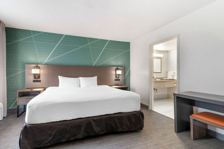 Comfort Inn & Suites Lake George