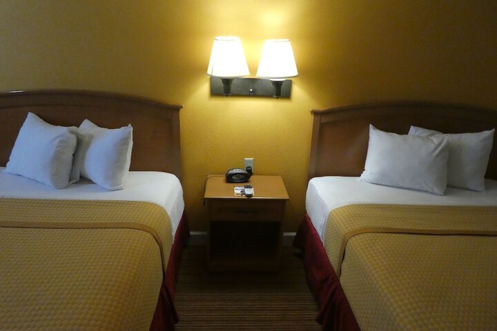 Room 14 of 36