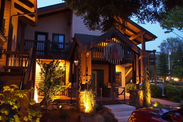 Hotel Exterior 17 of 29