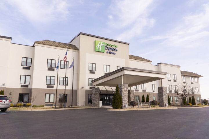Hotel 5 of 82