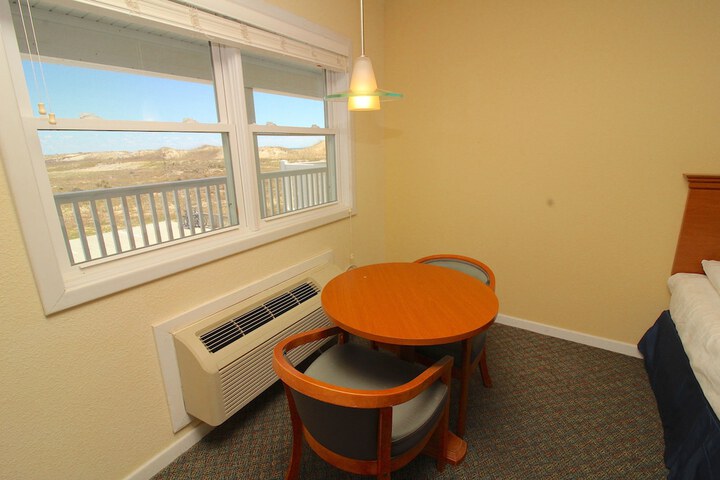 Room 28 of 48