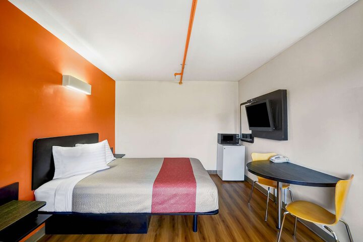 Room 21 of 25