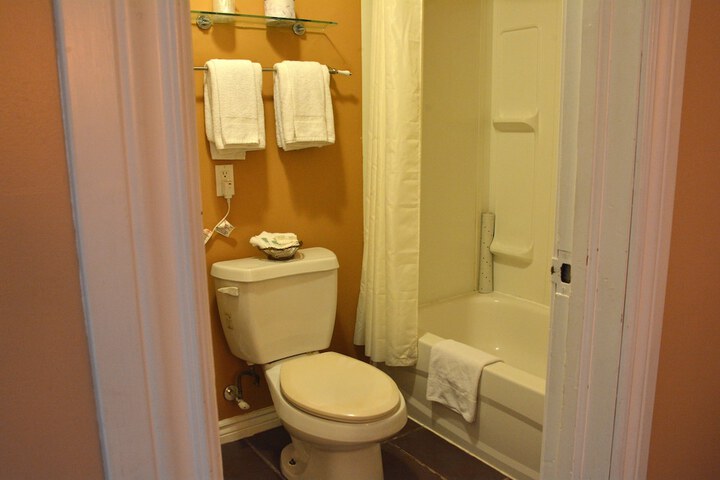 Room 19 of 47