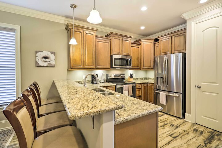 Diamondhead Condo - Marina Pool Access & Golfing!