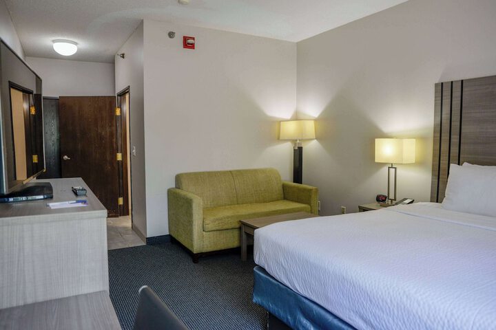 Room 40 of 46