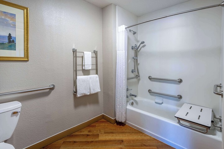 Days Inn by Wyndham Pleasant Prairie Kenosha