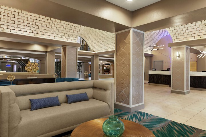 Hotel Interior 4 of 38