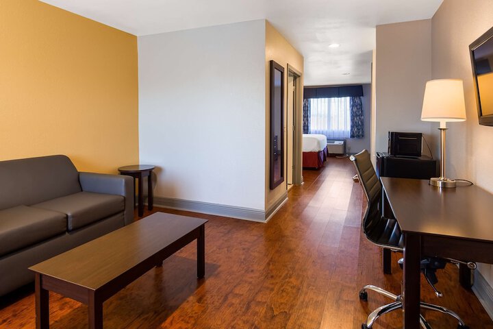 SureStay Plus Hotel by Best Western Hammond