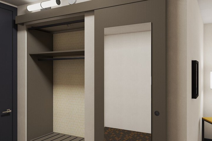 Room 13 of 34