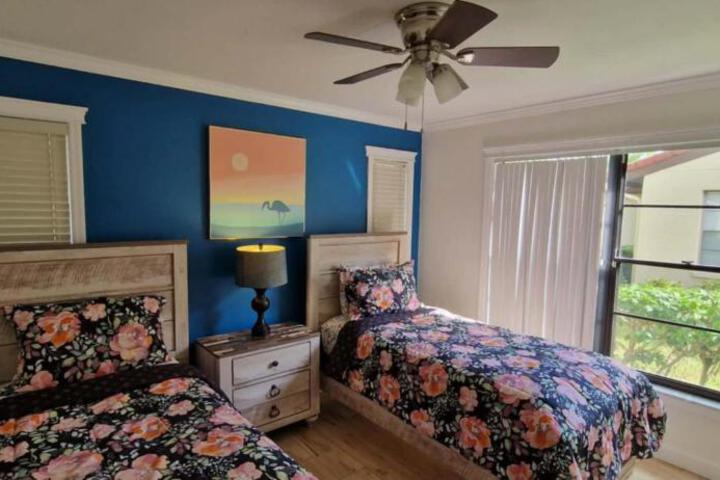 LUX VILLAs on beautiful Palmer Ranch