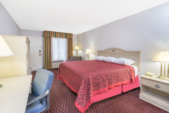 Room 21 of 38