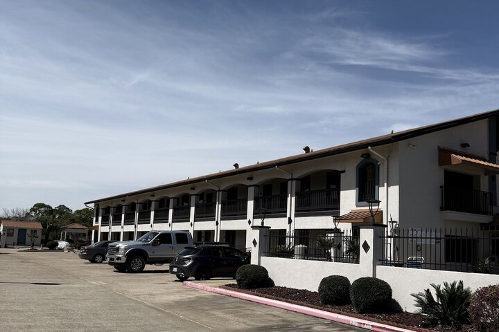 Americas Best Value Inn & Suites Alvin Houston