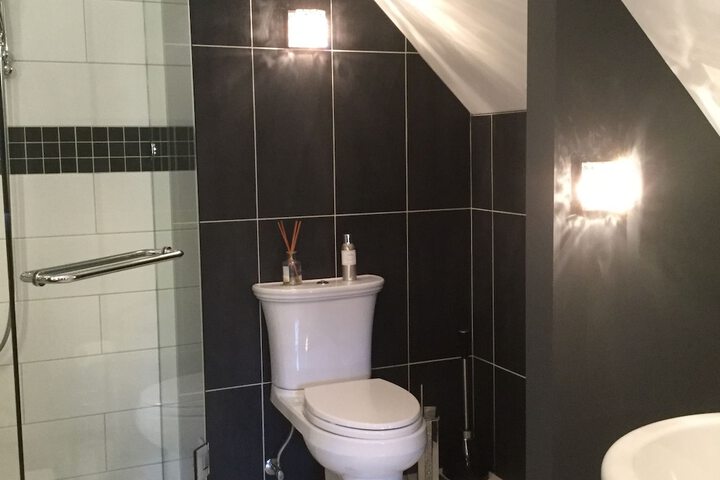 Room 18 of 33