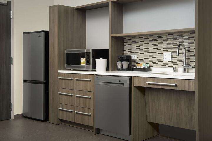 Home2 Suites by Hilton Clovis Fresno Airport