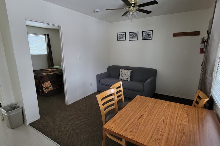 Mountain Springs Motel