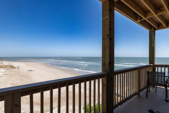 Embrace Oceanfront Elegance: Book Your Stay at Sunrise Oasis