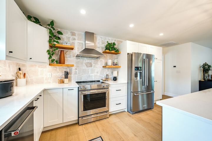 Naples Duplex Home w / Private Pool & Lanai!