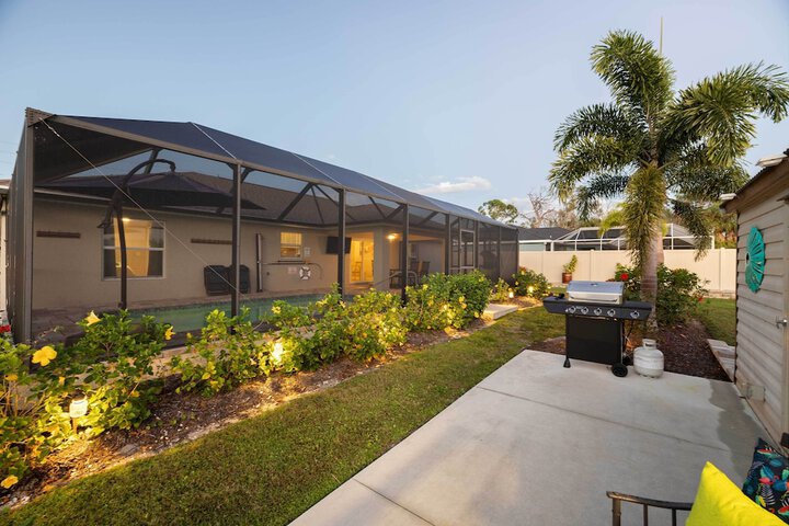 Englewood Vacation Rental w / Private Heated Pool!