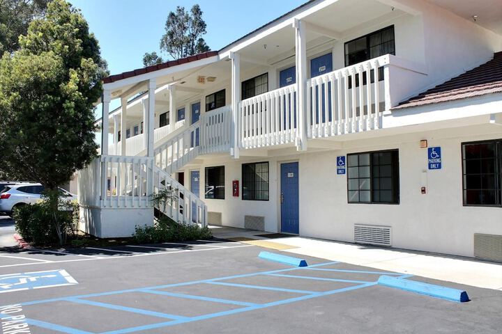 Hotel 5 of 34