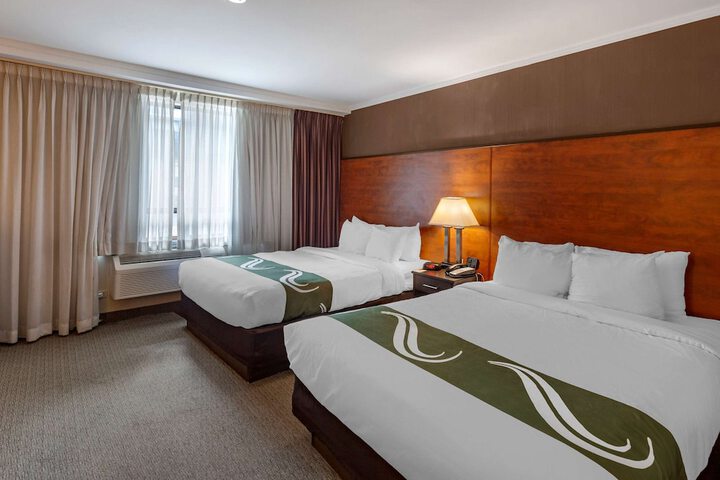 Room 6 of 34