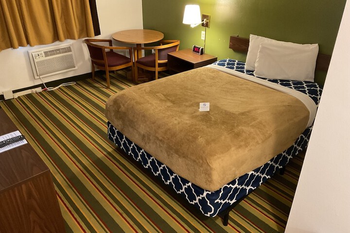 Room 22 of 27