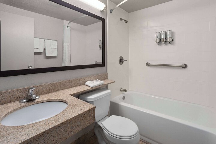 Room 15 of 26