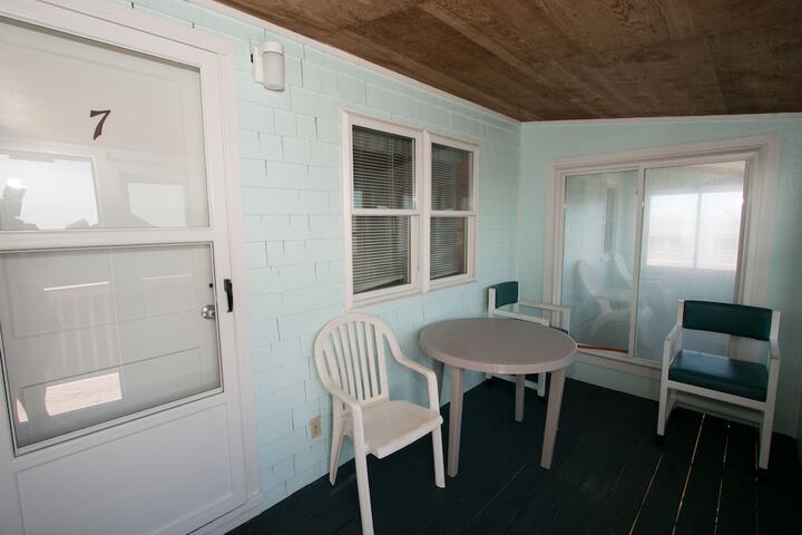Room 77 of 199
