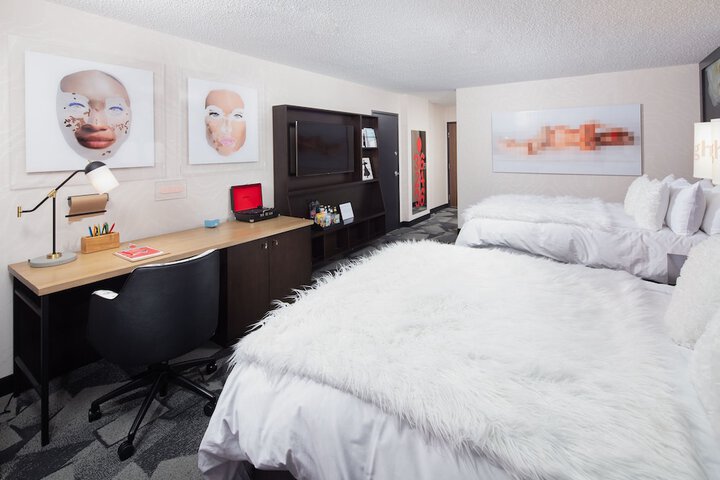 Room 40 of 74