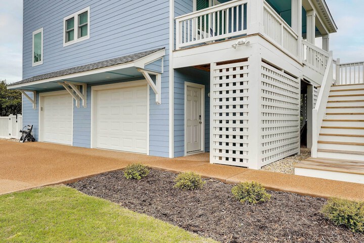 Corolla Vacation Rental w / Pool Walk to Beach!