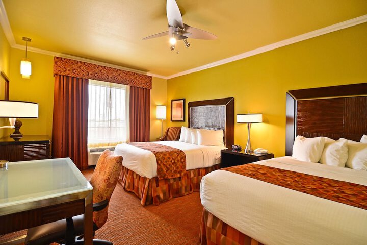 Room 7 of 18