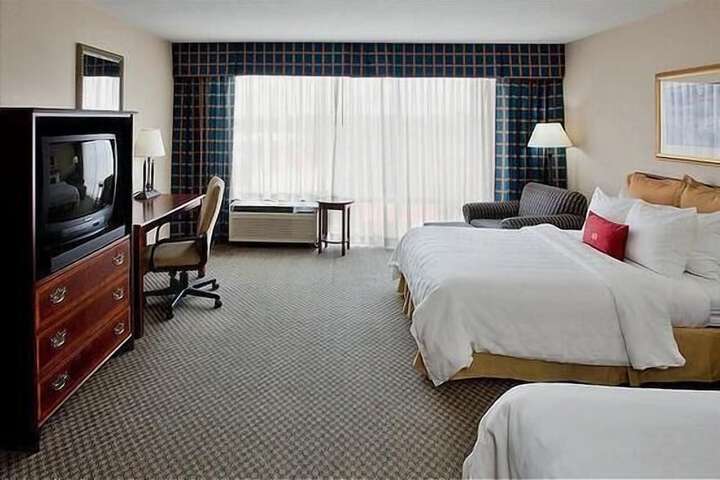 Room 5 of 9